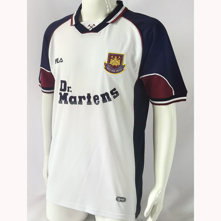 99-01 West Ham Away - Click Image to Close